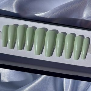 Green Press On Nails